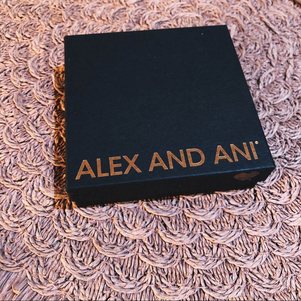 NEW Alex & Ani Arrows Friendship Gold - Picture 2 of 2